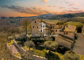 casale lo scacciatoro todi 1.jpg - Casale Strada Provinciale 380, Todi - foto 2