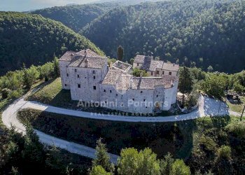 Castello-Le-Rocchette-(19).jpg - Casale Strada provinciale 414, Massa Martana - foto 1