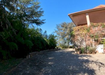 IMG_20251013_124849_10_680_PureShot.jpg - Villa Strada Comunale Campo Maggiore 10, Rignano Flaminio - foto 6