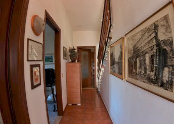 IMG_20251013_130839_10_724_PureShot.jpg - Villa Strada Comunale Campo Maggiore 10, Rignano Flaminio - foto 8