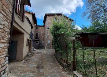 1000172287.jpg - Attic Via Folignate 1, Visso - photo 30