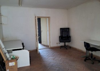 20250402_170529.jpg - Locale Commerciale Corso Umberto I 75, Morlupo - foto 2