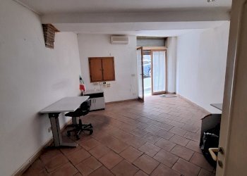 20250402_170720.jpg - Locale Commerciale Corso Umberto I 75, Morlupo - foto 11