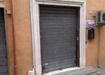 20250402_170905.jpg - Locale Commerciale Corso Umberto I 75, Morlupo - foto 12