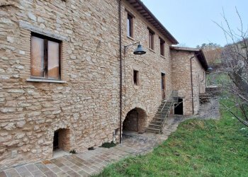 20250301_141435.jpg - Trilocale Via Folignate 1, Visso - foto 2