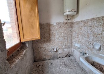 20250301_141748.jpg - Trilocale Via Folignate 1, Visso - foto 9