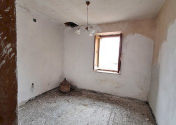 20250301_141806.jpg - Trilocale Via Folignate 1, Visso - foto 11