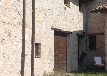 IMG-20250108-WA0013.jpg - Rustico via di Agliano 1, Campello sul Clitunno - foto 3