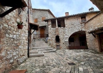 20250301_153558.jpg - Rustico via di Agliano 1, Campello sul Clitunno - foto 24