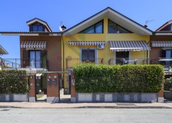 ESTERNO - Villa a Schiera Via Giovanni Falcone 25, San Maurizio Canavese - foto 2