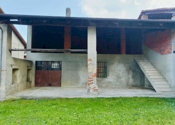 FABBRICATI - Magazzino Via Chiesa S.Domenico 1, Front - foto 2