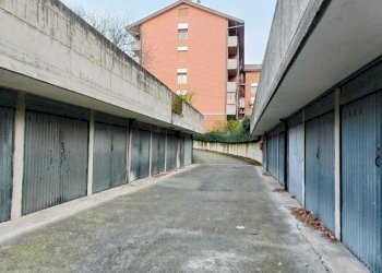 WhaBOX AUTOtsApp Image 2025-04-04 at 10.39.14 (1). - Box Via Dott. L. Rossetti 19, Ciriè - foto 2