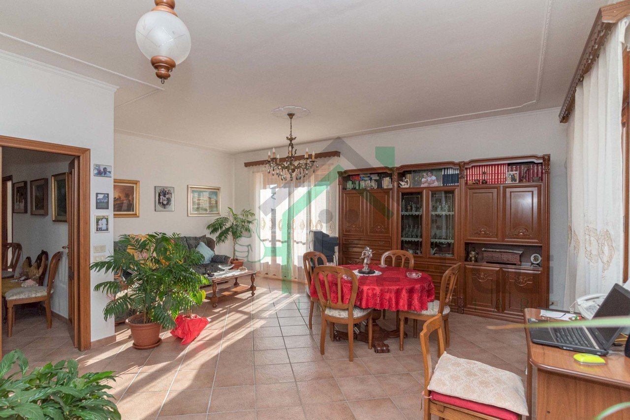 DSC_0534.JPG - Villa Strada Antica per Ciriè 1515, San Carlo Canavese - foto 1