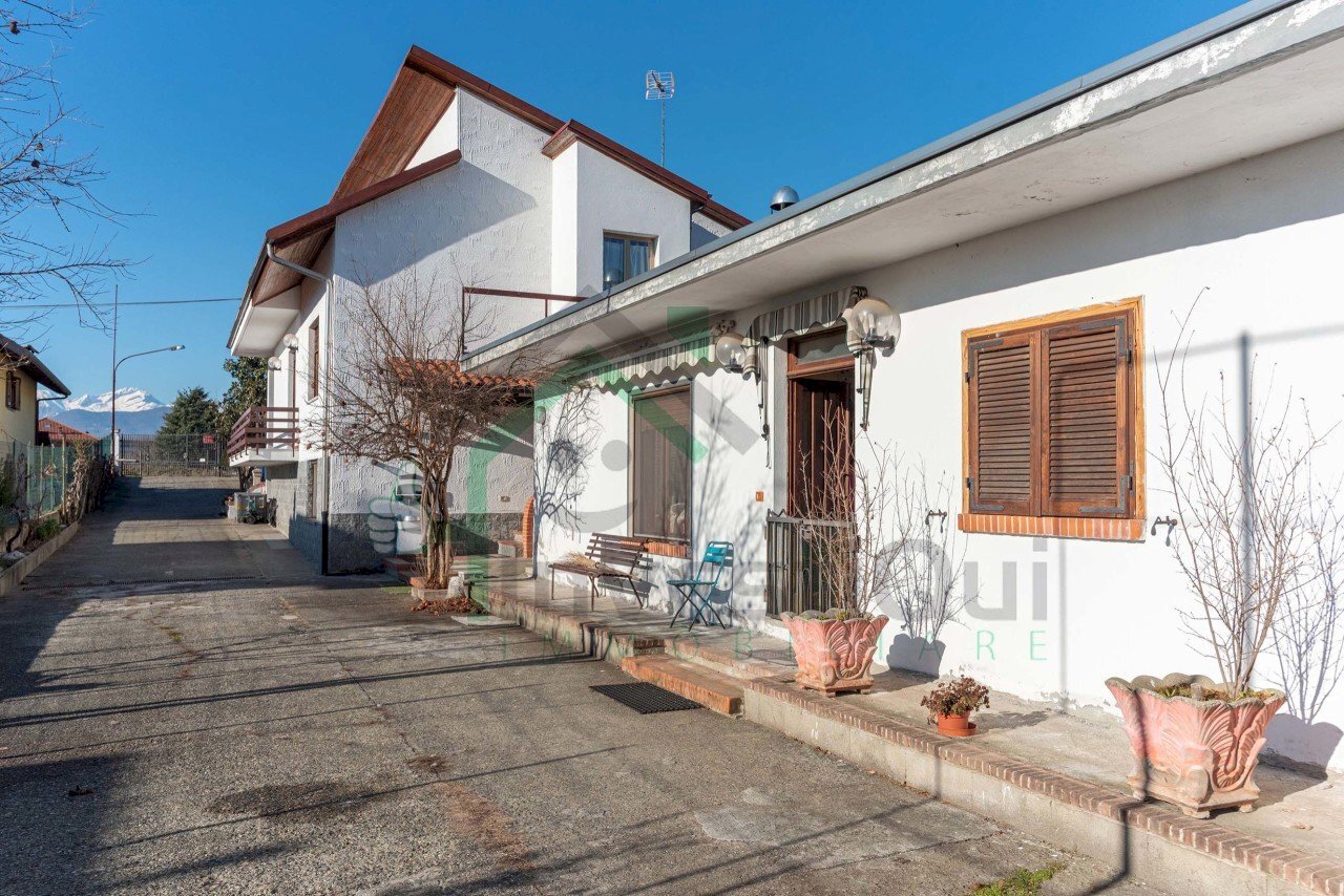 DSC_0543.JPG - Villa Strada Antica per Ciriè 1515, San Carlo Canavese - foto 3