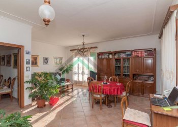 DSC_0535.JPG - Villa Strada Antica per Ciriè 1515, San Carlo Canavese - foto 15