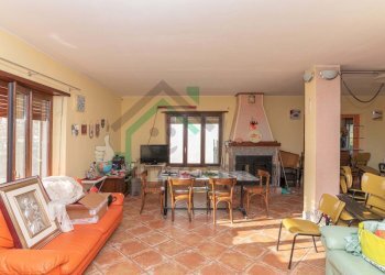 DSC_0544.JPG - Villa Strada Antica per Ciriè 1515, San Carlo Canavese - foto 23