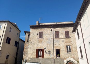 20250808_181552_resized.jpg - Appartamento piazza garibaldi 8, Fara in Sabina - foto 1