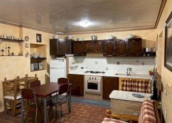 2.jpg - Trilocale via della pineta 113, Isola del Gran Sasso d'Italia - foto 1