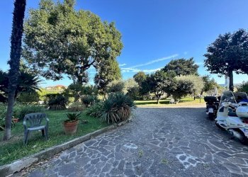 giardino - Quadrilocale Via Giuseppe Delfino 9, Quiliano - foto 25