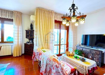 SOGGIORNO - Appartamento Via Fratelli Grondona 18, Savona - foto 3