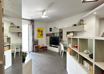 ingresso - Quadrilocale Via Privata Vistamare 6, Savona - foto 3