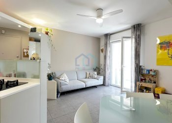 soggiorno - Quadrilocale Via Privata Vistamare 6, Savona - foto 5