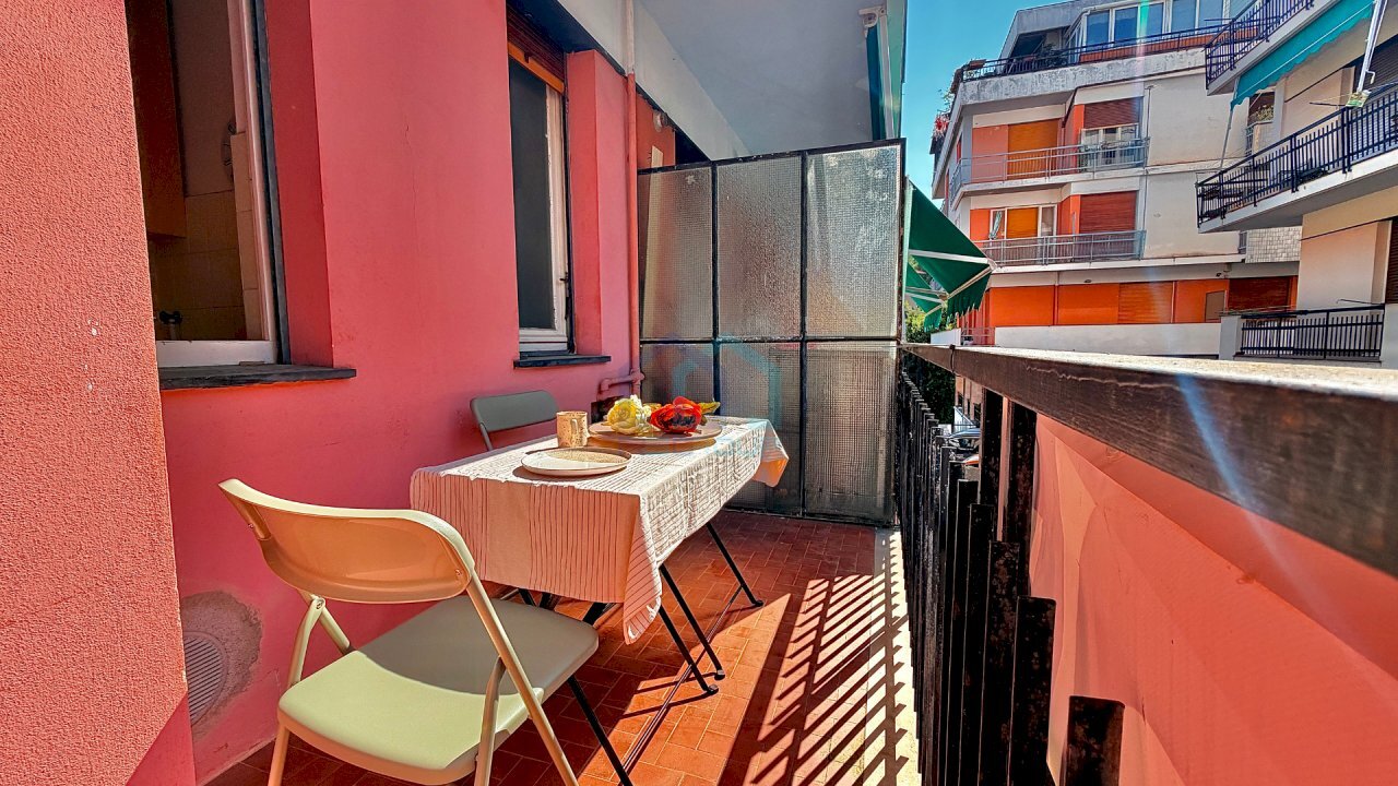 balcone zona giorno - Trilocale Piazzale Piemonte 9, Albissola Marina - foto 3