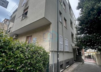 palazzo - Quadrilocale Via Filippo Turati 17, Savona - foto 1