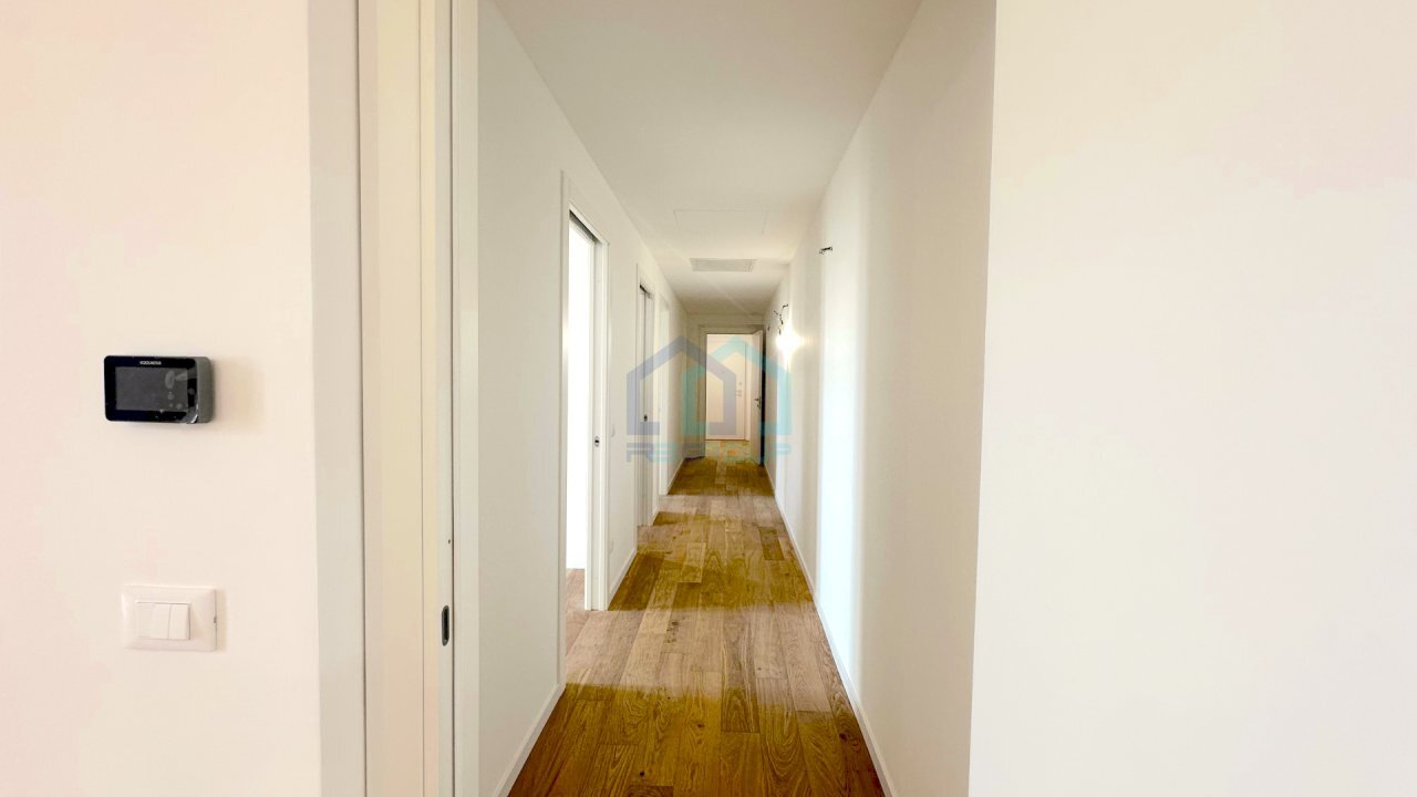 corridoio - Appartamento Via Pietro Paleocapa 14, Savona - foto 2