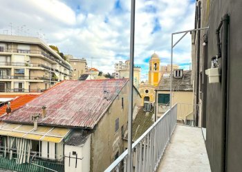 balcone - Appartamento Via Pietro Paleocapa 14, Savona - foto 23