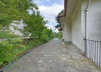 cortile - Casa indipendente località corona, Stella - foto 3