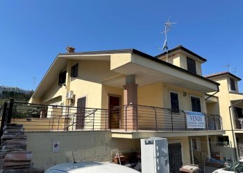 PHOTO-2025-08-25-09-43-04.jpg - Terraced Villa via tacito  88, Guidonia Montecelio - photo 1