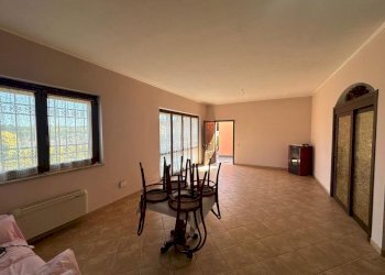 35de9c6a-c7e0-4bd1-8803-be0c823a2556.jpg - Villa Via GuidoReni, Guidonia Montecelio - foto 12