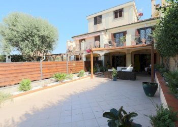 IMG_4189.JPG - Villa Via di Marco Simone  80, Guidonia Montecelio - foto 1