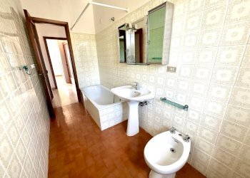 bagno finestrato.jpg - Appartamento Via Piacenza 440D, Chiavari - foto 16