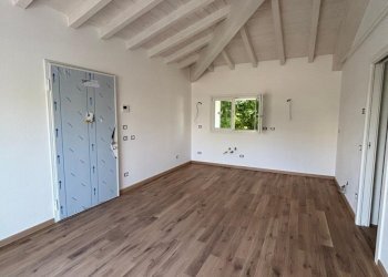 PHOTO-2025-08-27-10-37-246.jpg - Appartamento Via Mazzini, Camaiore - foto 8