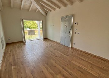 PHOTO-2025-08-27-10-37-2433.jpg - Appartamento Via Mazzini, Camaiore - foto 17