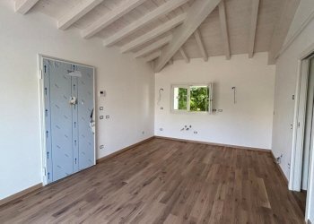 PHOTO-2025-08-27-10-37-2444.jpg - Appartamento Via Mazzini, Camaiore - foto 19