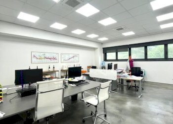 WhatsApp Image 2025-04-22 at 10.49.48.jpeg - Locale Commerciale Via San Vito di Sotto, San Casciano in Val di Pesa - foto 2