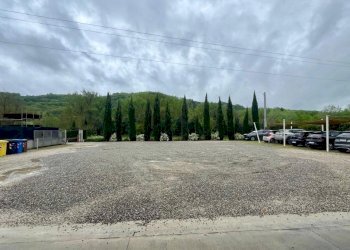 WhatsApp Image 2025-04-22 at 10.49.50 (4).jpeg - Locale Commerciale Via San Vito di Sotto, San Casciano in Val di Pesa - foto 11