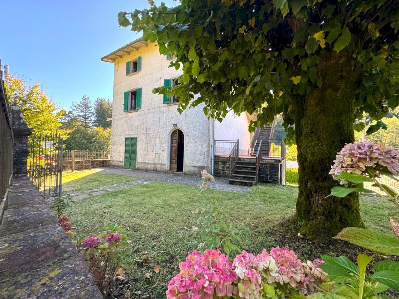 giardino - Villa Via dell'Appennino, Vernio - foto 2