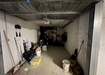 IMG_3383.jpg - Box Via Val di Bisenzio, Vaiano - foto 1