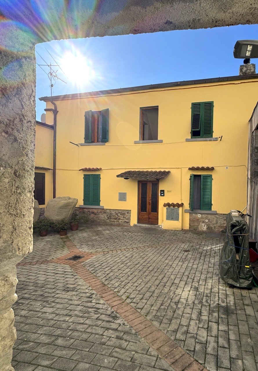 esterni - Villa Via del Bisenzio, Vernio - foto 1