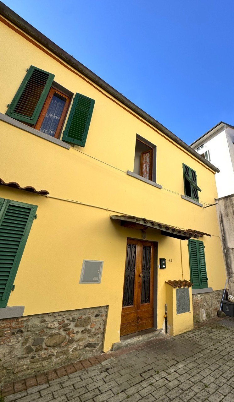 esterni - Villa Via del Bisenzio, Vernio - foto 3