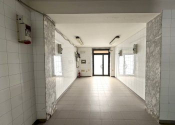 IMG_1347.jpg - Locale Commerciale Piazza Salvador Allende, Vaiano - foto 4