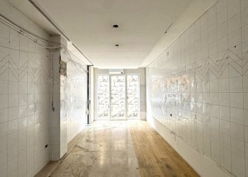 ULTUILTU.jpg - Locale Commerciale Piazza Salvador Allende, Vaiano - foto 1