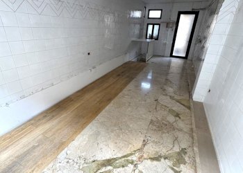 IMG_1381.jpg - Locale Commerciale Piazza Salvador Allende, Vaiano - foto 2