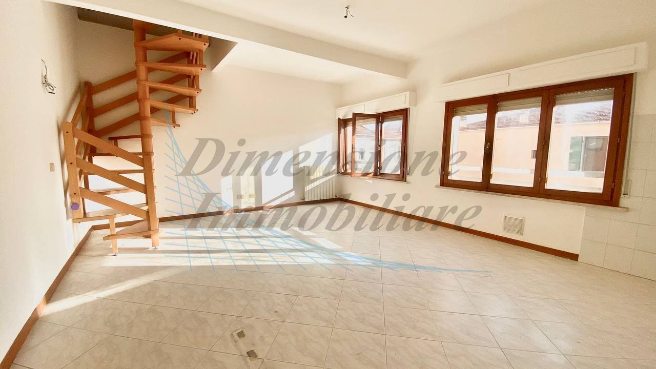 5771477272140826740.jpg - Appartamento Via Luca della Robbia, Cecina - foto 1