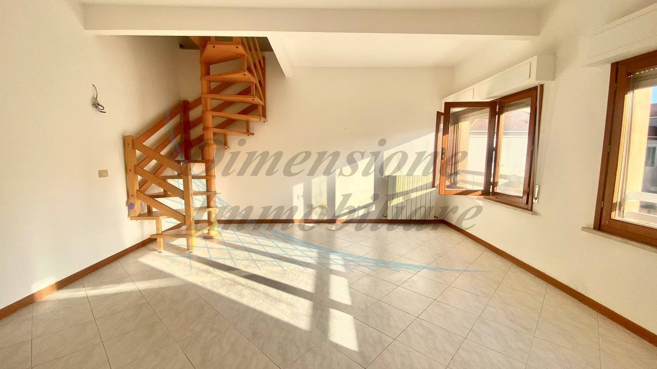 5771477272140826734.jpg - Appartamento Via Luca della Robbia, Cecina - foto 2