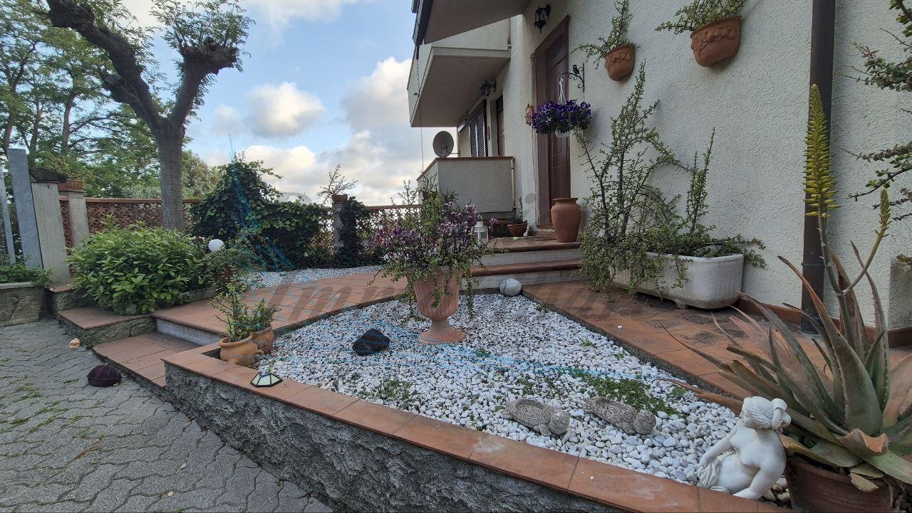 photo_13_2025-05-15_18-45-52.jpg - Villa a Schiera Via dei Lavoratori, Rosignano Marittimo - foto 3